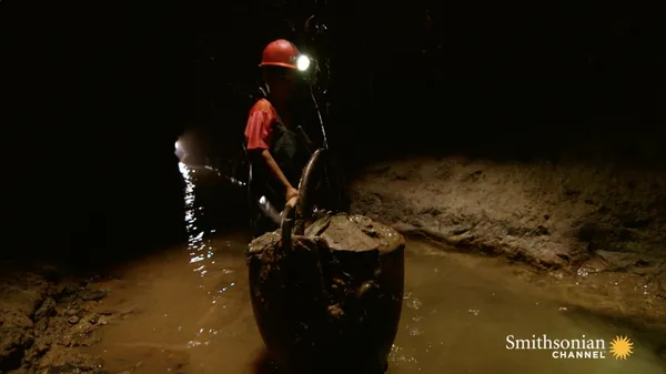 Preview thumbnail for This Ingenious System Brings Water to the Chinese Desert