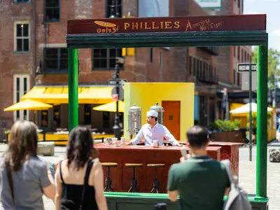 Visitors examine a 3D replica of Edward Hopper&#39;s&nbsp;Nighthawks.