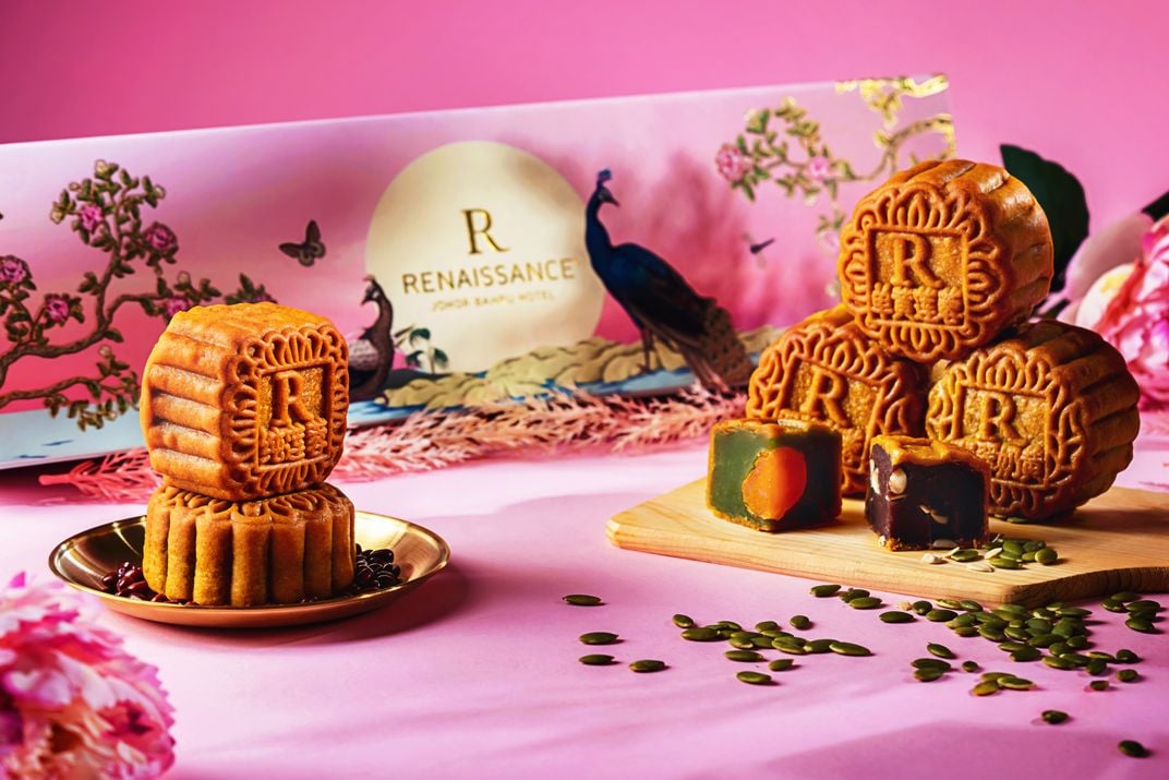 mooncakes from Renaissance Johor Bahru Hotel in Malaysia